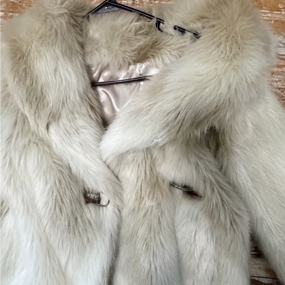 Luxurious Faux Fur Coat brand Donna Salyers Fabulous Fur coat